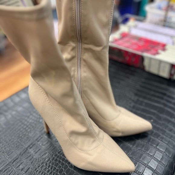 Heels. - Picture 4 of 7